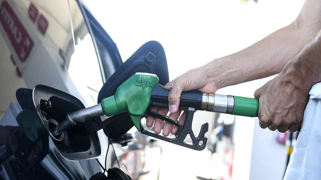 Guvernul din India vrea să introducă o taxă pentru vehiculele diesel: „Spuneţi adio motorinei