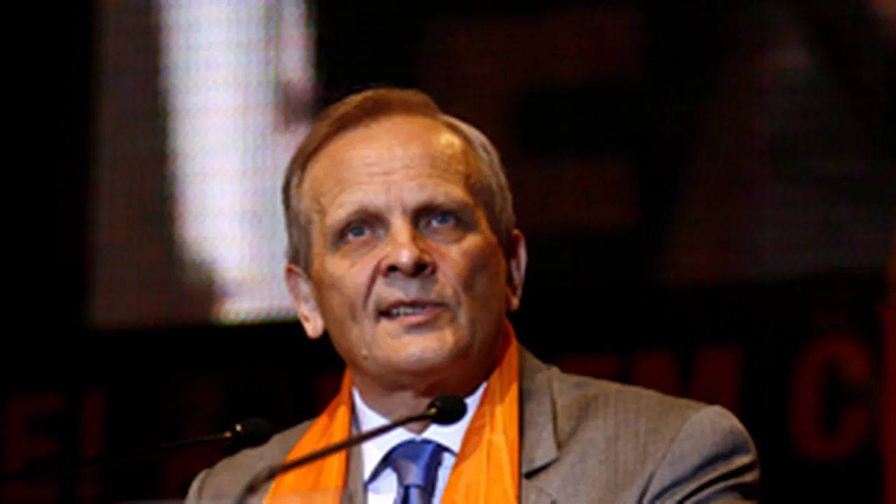 Stolojan: Va trebui să deschidem partidul către oameni noi