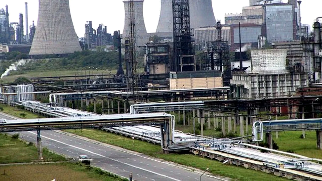 Boc, despre închiderea Arpechim: Contractul de vânzare-cumpărare al Petrom a adus un prejudiciu uriaş