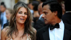 Liz Hurley a divorţat de omul de afaceri Arun Nayar