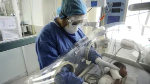 Cazurile de coronavirus dintr-un stat american includ peste 80 de nou născuţi. Oficialii din domeniul sănătăţii au raportat o creştere a infectărilor cu peste 10.000