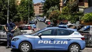Româncă executată în parcarea unui supermarket din Italia