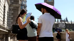 Canicula închide școli în Marea Britanie. Peste 1.000 de unități au suspendat cursurile, iar experții avertizează că infrastructura nu mai face față