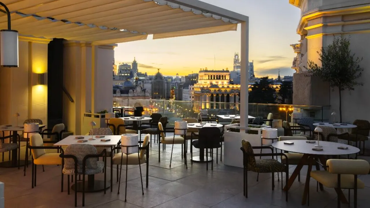 26 de restaurante și baruri pe acoperișuri din Madrid de unde poți admira cele mai spectaculoase priveliști