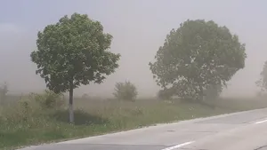 Fenomen meteo rar: o furtună sahariană a lovit România. Care sunt riscurile la care ne expunem