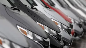 Înmatriculările de maşini noi din România: Scădere cu aproape 10% în primele opt luni din 2025