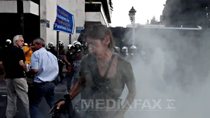 PROTESTE la Atena: Mii de oameni au ieşit în stradă ca să reclame revizuirea sistemului de pensii