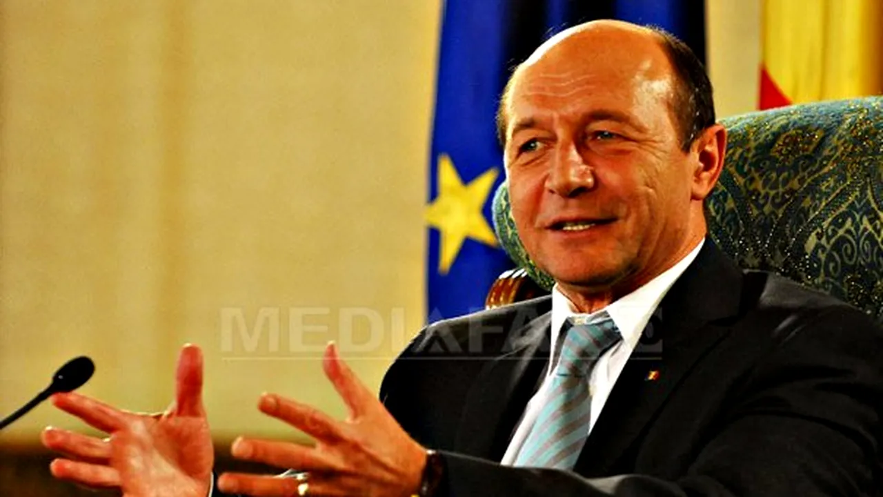 Băsescu i-a felicitat pe profesorii şi absolvenţii Academiei Navale: Au contribuit la formarea unei elite