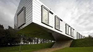 Construcţii UIMITOARE care sfidează gravitaţia - GALERIE FOTO