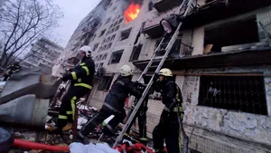 Două clădiri rezidenţiale au fost bombardate la Kiev 