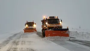 Circulaţia pe Transalpina, cel mai înalt drum din ţară, restricţionată. Cât este stratul de zăpadă. VIDEO