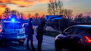 Anchetă în cazul unei paciente confirmată cu COVID-19: Nu ar fi completat chestionarul la vamă şi ar fi declarat în fals că nu vine din Italia