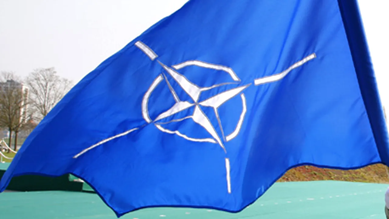 NATO a expulzat doi diplomaţi ruşi