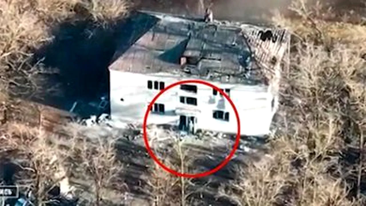 Doneţk, armata ucraineană bombardează un avanpost rusesc: fuga disperată a soldaţilor

