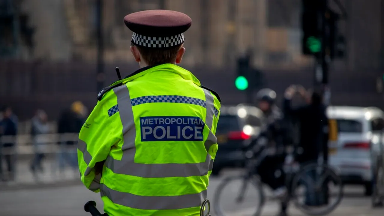 Incident grav lângă o școală din Birmingham. Numeroși polițiști înarmați se află în zonă