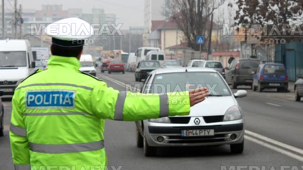 Poliţiştii, pericol public. Încă un agent a provocat accident, apoi a refuzat recoltarea probelor