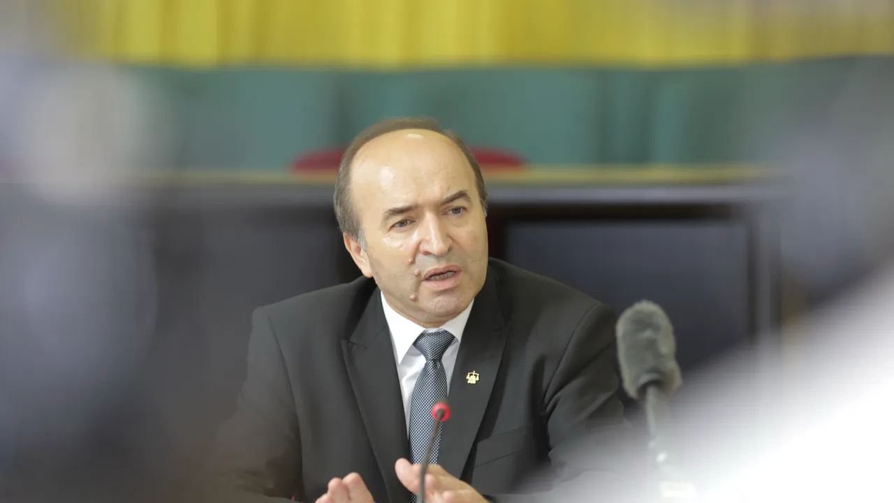 Tudorel Toader: Săptămânal vom prezenta câte un penitenciar, pentru a le cunoaşte starea şi pentru a le aduce la standardele cerute de CEDO