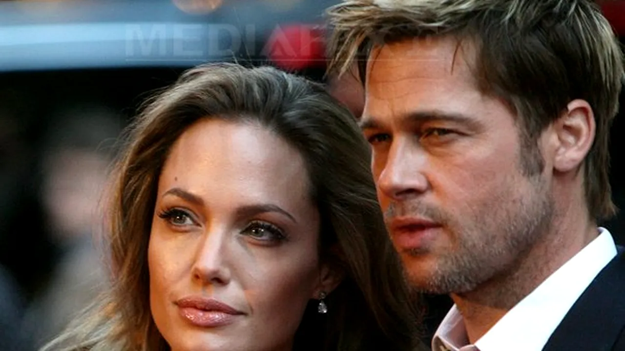 Angelina Jolie şi-a afişat pentru prima dată în public inelul de logodnă. Cum arată inelul vedetei - FOTO