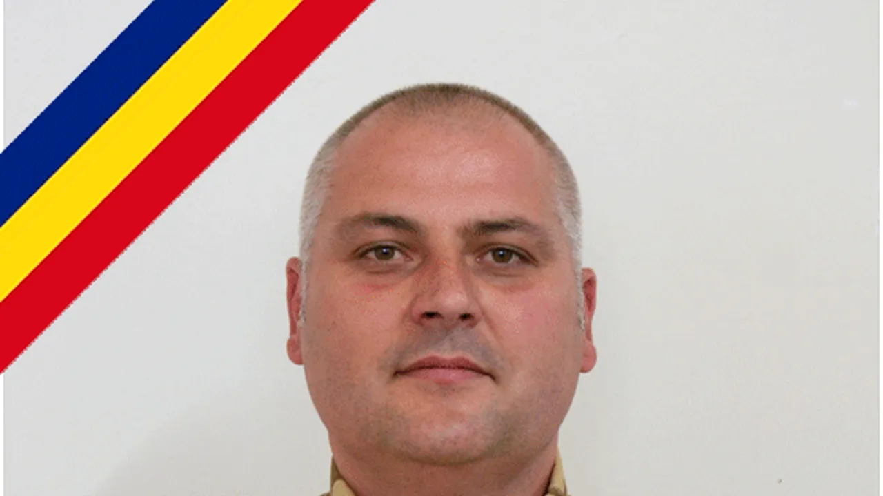 Mădălin Stoica, militarul mort în Afganistan, decorat de preşedinte/ Colegii i-au dedicat programul de la festivalul aeronautic din Capitală