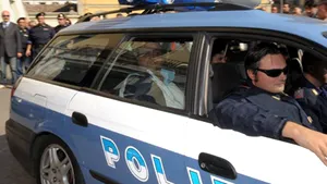 Italian arestat pentru că şi-a violat şi sechestrat fiica timp de 25 de ani