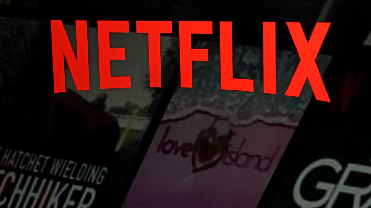 Netflix pierde clienţi pentru că utilizatorii împart acelaşi cont. Ce modificări vrea să facă platforma de streaming