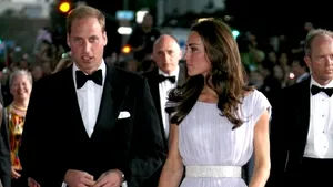 Kate şi William s-au întâlnit cu mai multe vedete la Los Angeles. Ce le-a urat cuplul regal soţilor Beckham - FOTO