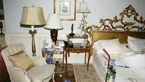 Imagini nemaivăzute cu dormitorul lui Michael Jackson după moartea starului, făcute publice de poliţie - GALERIE FOTO