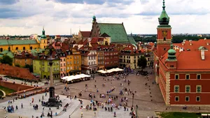 Mii de persoane au manifestat la Varşovia, denunţând presupuse fraude electorale