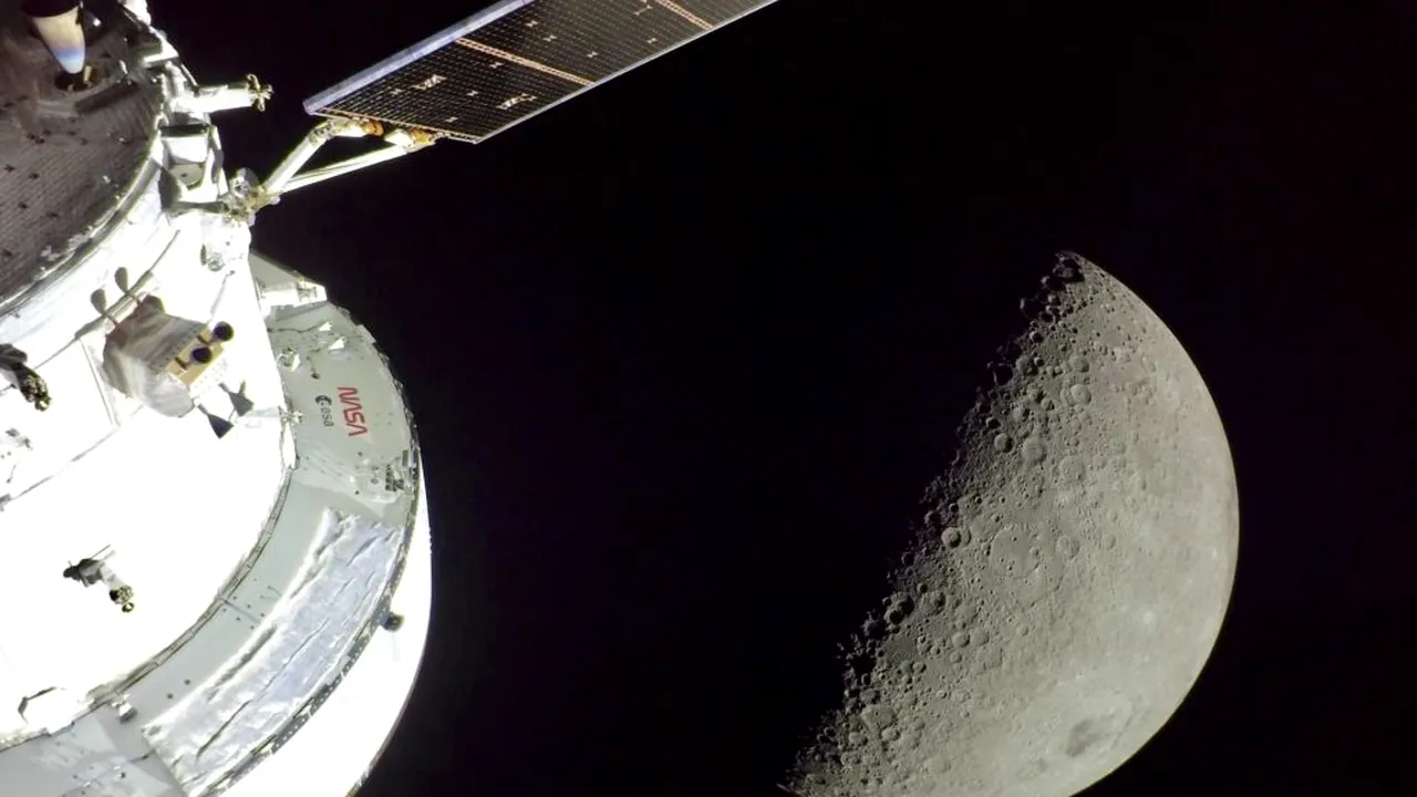 Imagini istorice din apropierea Lunii. Astronauții misiunii Artemis II revin mâine pe Pământ