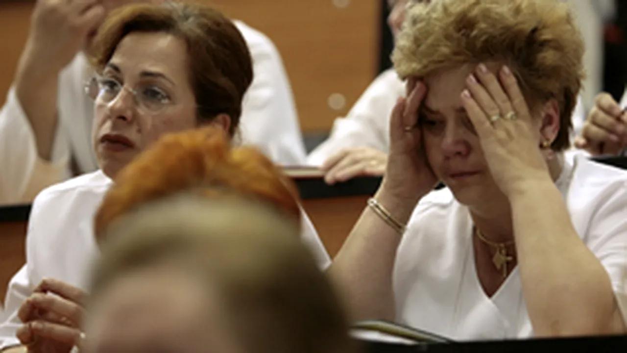 Peste 5.000 de asistenţi medicali vor susţine examenul de grad