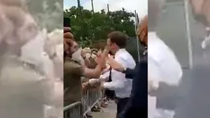 Bărbatul care l-a lovit pe preşedintele francez Emmanuel Macron riscă până la 18 luni de închisoare. Va fi judecat şi complicele