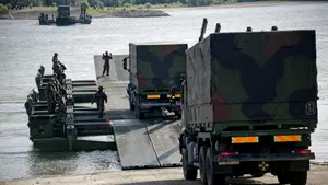 UE vrea să creeze un sistem rapid pentru transportul militar transfrontalier în situații de urgență