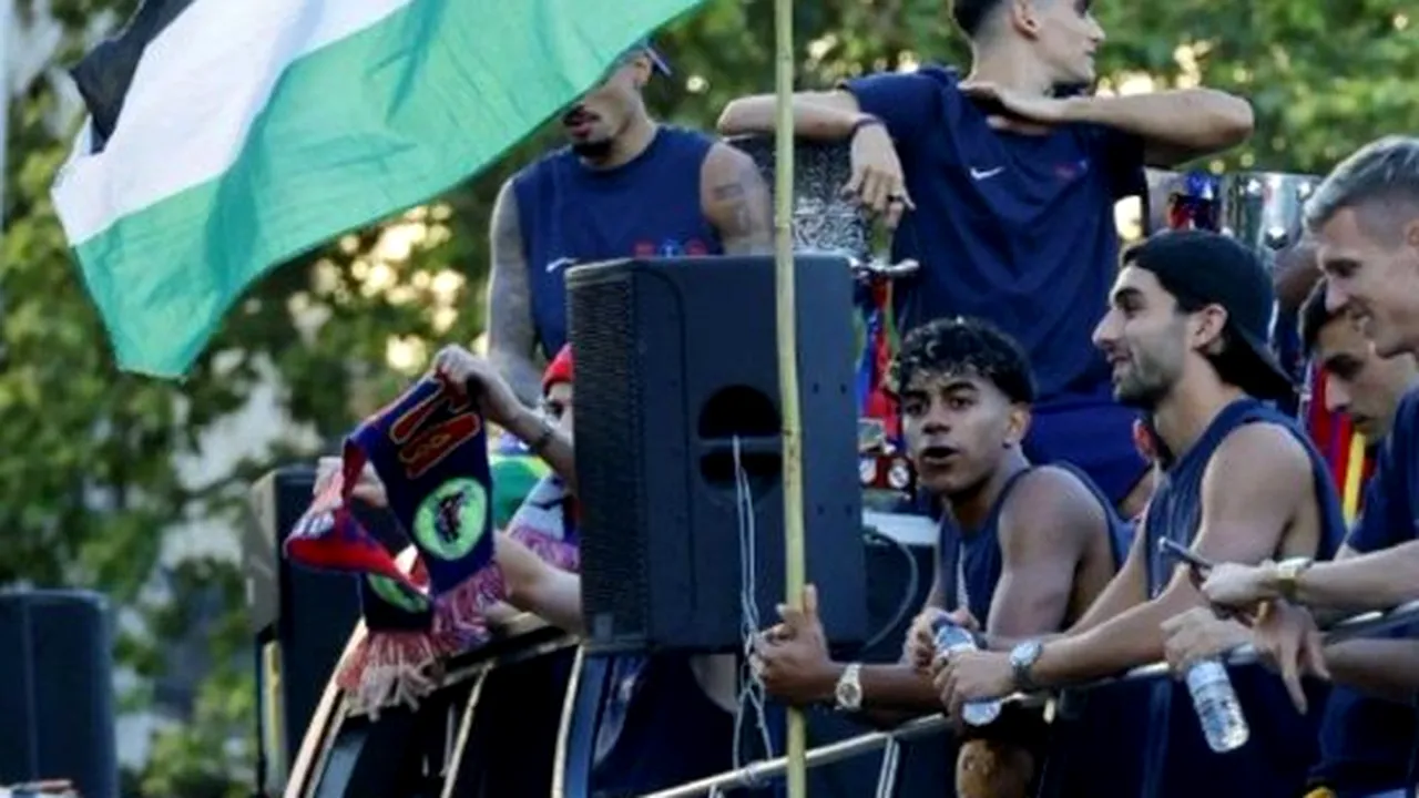 Yamal, cel mai valoros fotbalist al Barçei, și-a pus cariera în pericol după ce a fluturat steagul Palestinei. Reacție dură din Israel și tensiuni cu antrenorul echipei