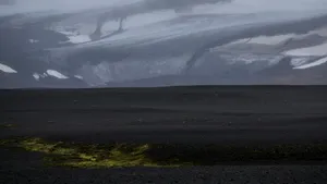 Vulcanul Bardarbunga a intrat în erupţie. Islanda a interzis survolarea zonei - FOTO