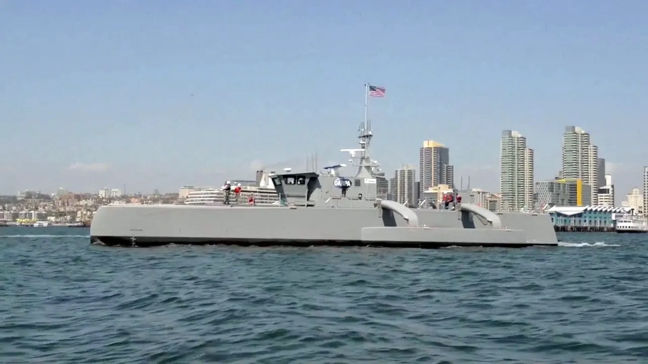 Misiune ISTORICĂ: O navă militară a mers până la o insulă aflată la 4.200 de km distanţă şi înapoi, fără să aibă vreun om la bord | VIDEO