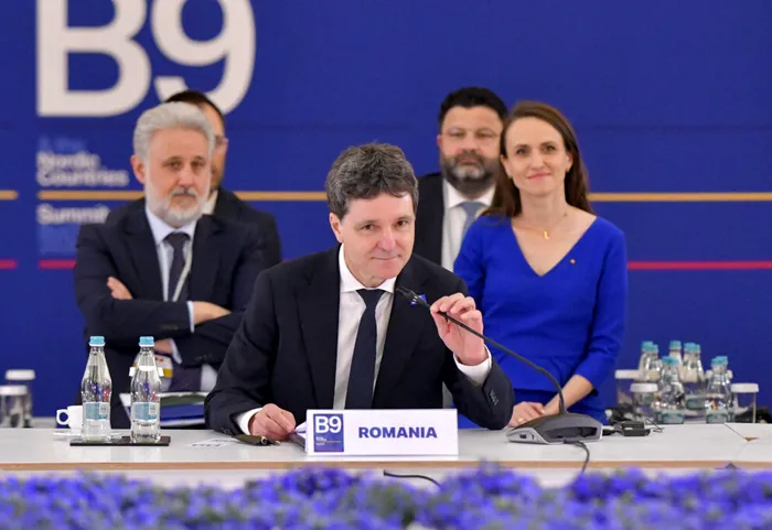 POLITIC Nicușor Dan a vorbit cu șeful NATO despre îngrijorările românilor legate de dronele care trec granița României