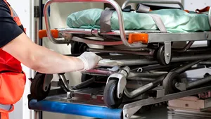 Un nou dezastru în viteza de reacţie a operaţiunilor de salvare: 25 de minute pentru ca ambulanţa să ajungă la accidentul GRAV în care patru maşini au luat foc pe strada Baicului