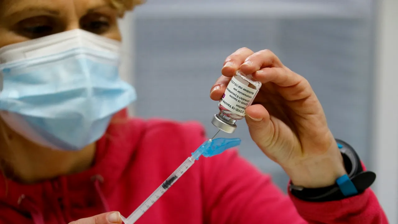 Câte persoane de peste 55 de ani s-au programat la vaccinarea cu AstraZeneca în 24 de ore