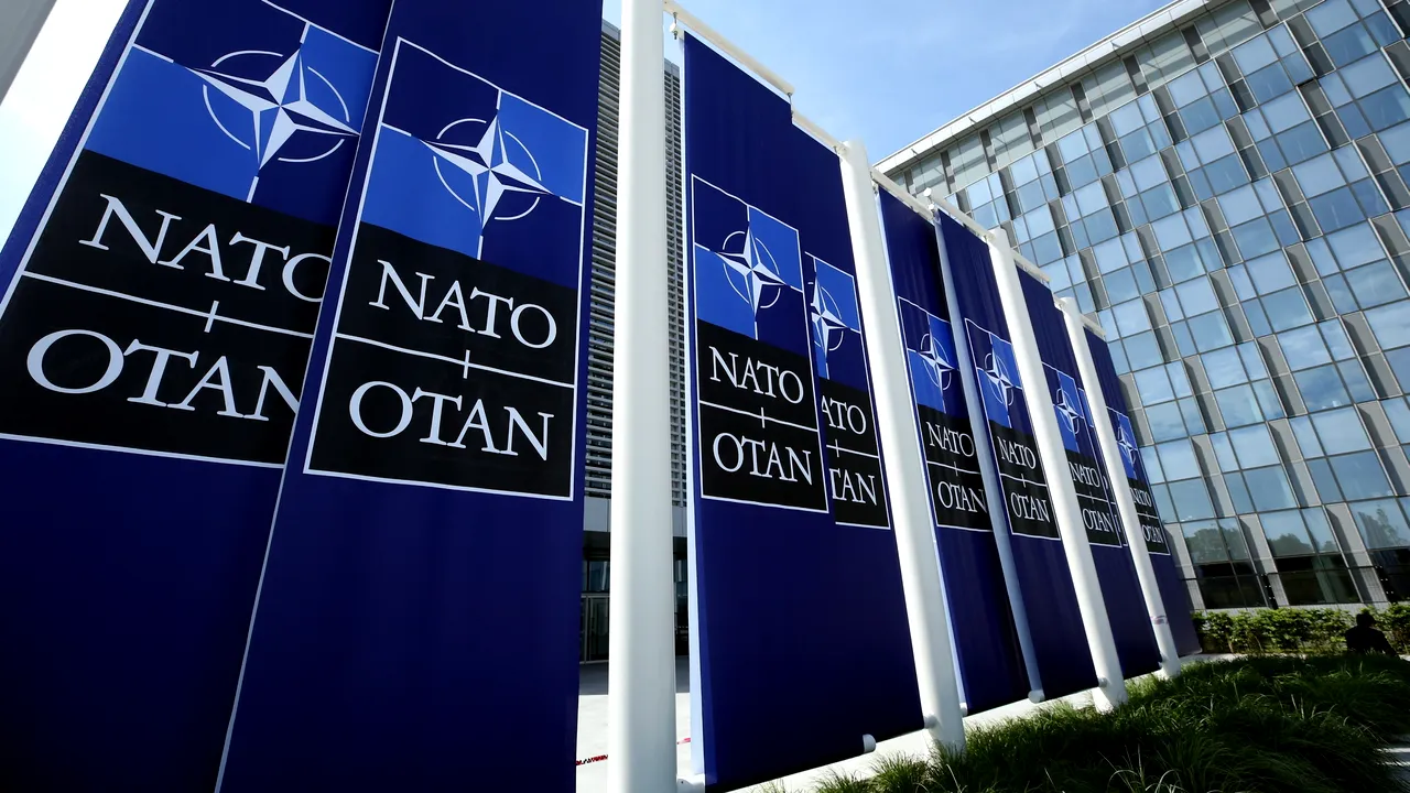 MONITORUL APĂRĂRII | Organizaţia NATO, criticată din nou. Secretarul de Stat american: Alianţa Nord-Atlantică trebuie reformată, altfel riscă să devină desuetă