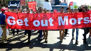 PROTESTE VIOLENTE în Egipt: Cel puţin zece oameni au fost răniţi în urma unor confruntări la Alexandria - VIDEO