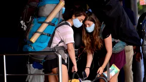 Grupul de turişti români care se afla în carantină în Sri Lanka a plecat spre Maldive