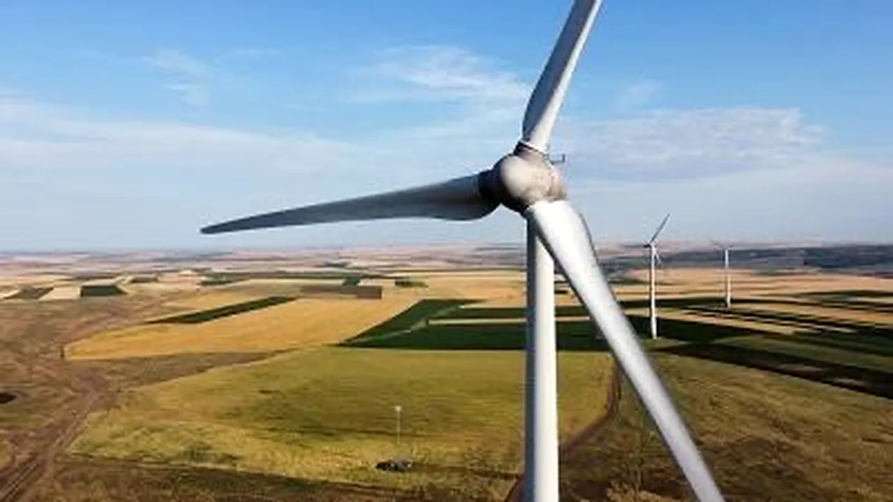 Un român a subscris acţiuni Premier Energy de 1,3 mil. euro în oferta de listare pe care compania o desfăşoară la Bursa de Valori Bucureşti