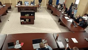 POLITIC Șeful IȘJ Alba, acuzat că i-a făcut „proști” pe copiii care nu știu să răspundă la întrebări. Se cere intervenția Ministerului Educației