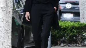 Angelina Jolie a atras toate privirile alături de fiul ei Pax. Tradiţia de Ziua Mamei pe care cei doi o respectă negreşit. FOTO