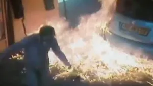 O femeie a incendiat un autoturism într-o staţie de carburanţi din Israel - VIDEO