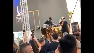 Eveniment cu peste 500 de persoane! Clubul Loft din Mamaia a primit amendă 10.000 lei pentru jumătate de oră de concert cu Puya