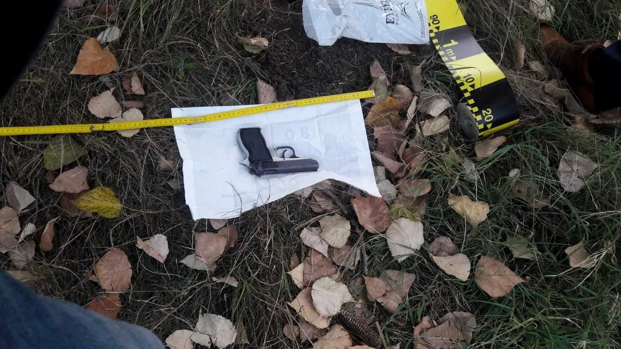Poliţia Capitalei anunţă că a fost găsită arma furată de la femeia jandarm agresată la miting/ Zona din care a fost recuperat pistolul