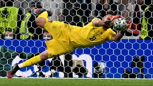 Gianluigi Donnarumma - primul portar desemnat cel mai bun jucător la un campionat european de fotbal
