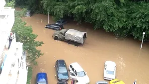 MAE: 1.000 de români se află în zona afectată de inundaţii din Bulgaria. Nu există cetăţeni români printre victime. Grup de lucru, constituit la Guvern - FOTO