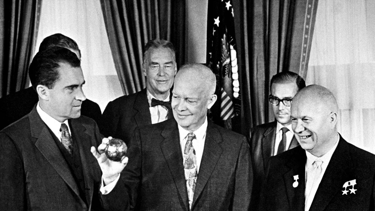 Richard Nixon a fost expus la radiaţii în călătoria sa la Moscova în 1959, arată documentele declasificate